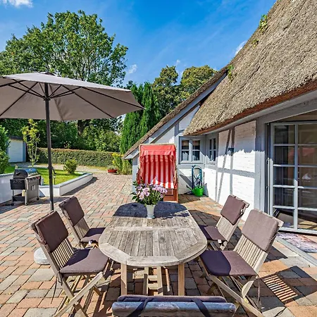 Apartment Weisse Reetdachkate 2 Stofs