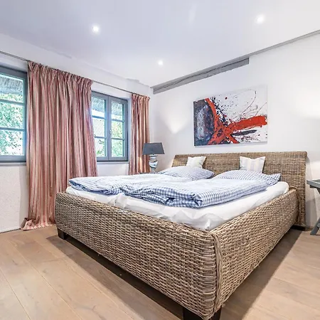 Apartment Weisse Reetdachkate 2