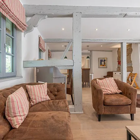 Weisse Reetdachkate 2 Apartment Stofs